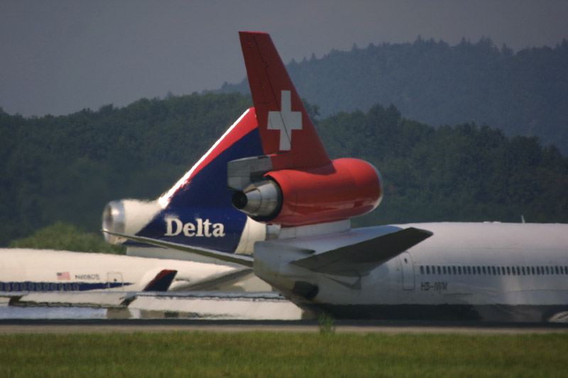 LX+Delta-tail.jpg