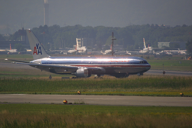 AA767_Hold16.jpg